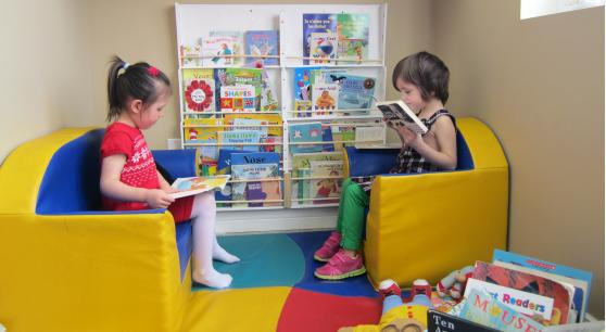 SetSize558306-Two-Little-Readers